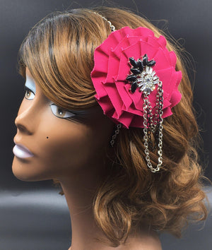 
            
                Load image into Gallery viewer, Damsel In Chains Fascinator - J. Elaine Boutique
            
        